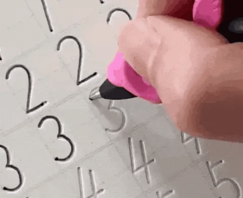 CAHIER MAGIC : AIDE VOTRE ENFANT A DEVENIR LE 1er DE LA CLASSE GRACE A CELA (AR/FR) NE