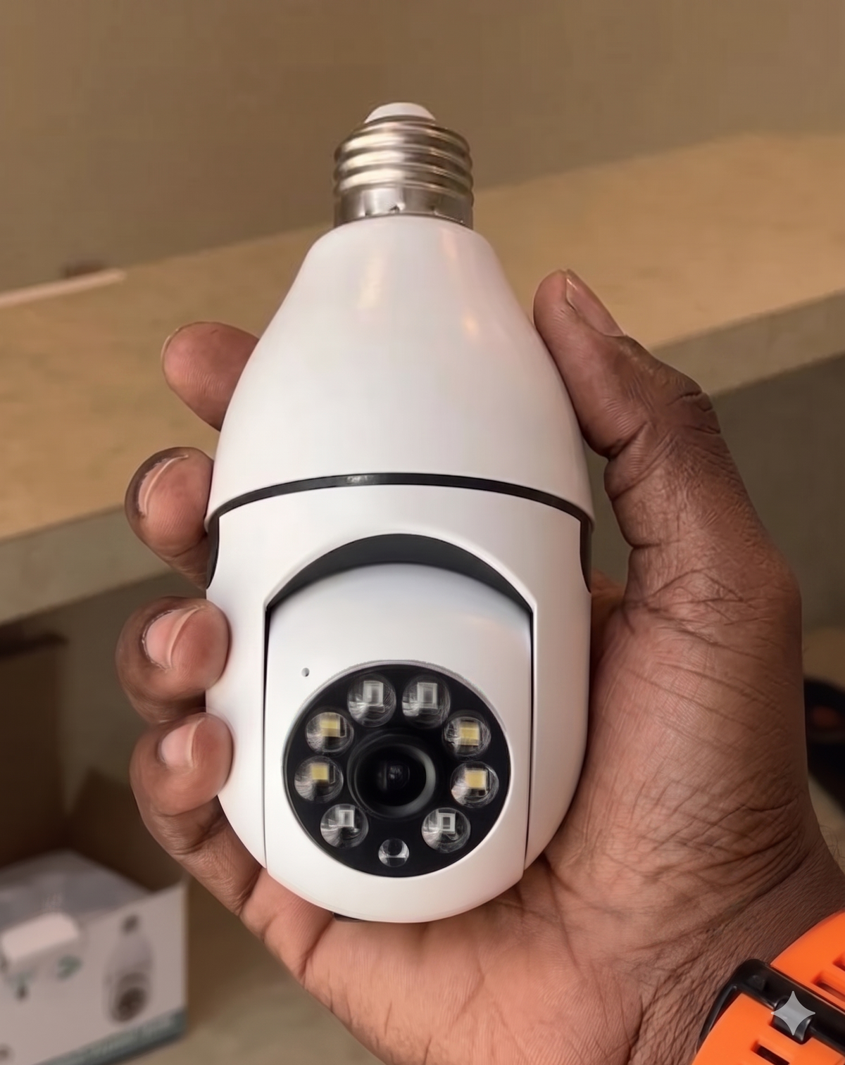 CAM360™: La Caméra de surveillance 4K Rotative. Avec ça Gardez toujours un œil sur TOUS !